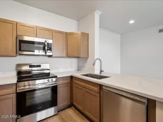 Photo #4: 6897751 Listing 