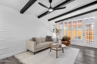 Photo #2: 6897816 Listing 