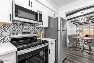 Photo #5: 6897816 Listing 