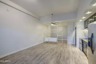 Photo #6: 6897826 Listing