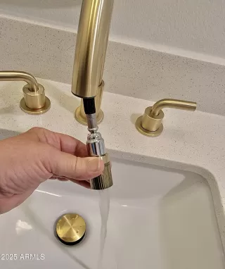 Photo #6: 6897887 Listing