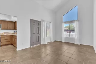 Photo #5: 6897912 Listing 