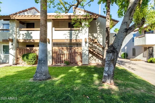 MLS: 6897916 Condo For Sale