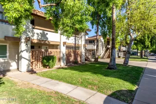 Photo #2: 6897916 Listing