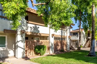 Photo #3: 6897916 Listing