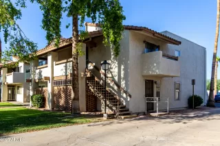 Photo #5: 6897916 Listing