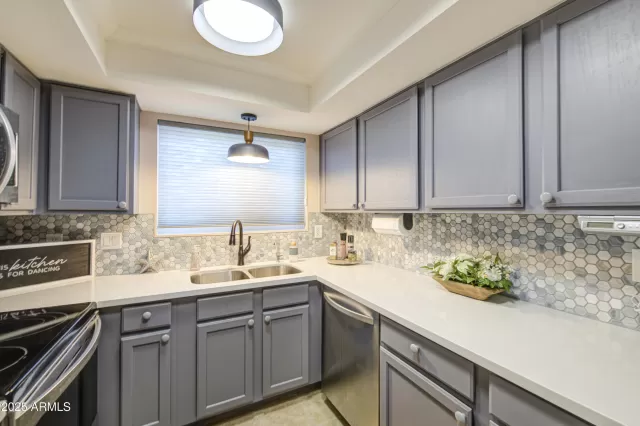 MLS: 6897982 Condo For Sale