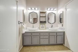 Photo #5: 6897982 Listing 