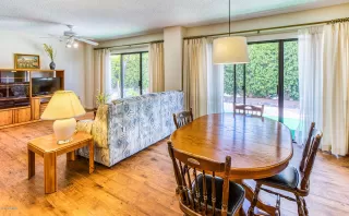 Photo #3: 6898051 Listing