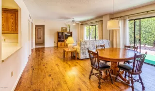 Photo #4: 6898051 Listing