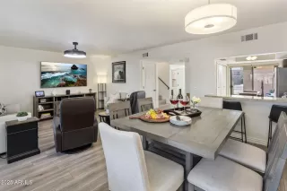 Photo #2: 6898071 Listing