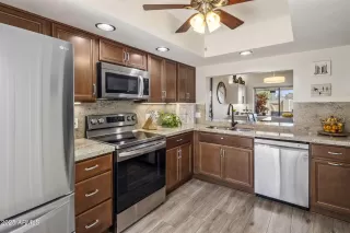 Photo #3: 6898071 Listing