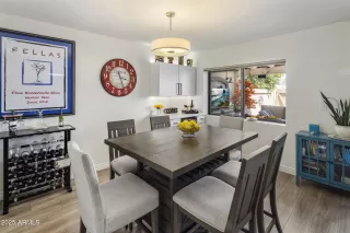 Photo #6: 6898071 Listing