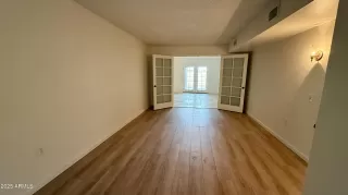 Photo #6: 6898125 Listing