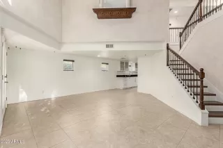 Photo #5: 6898131 Listing