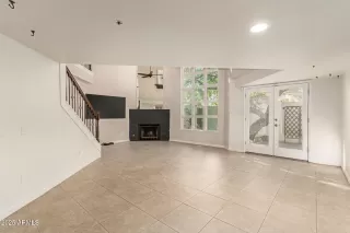 Photo #6: 6898131 Listing