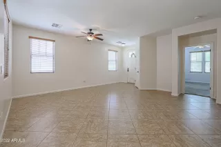 Photo #6: 6898200 Listing