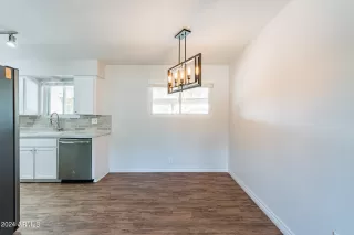 Photo #4: 6898317 Listing