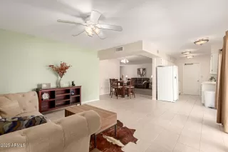 Photo #3: 6898323 Listing