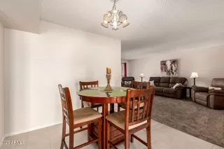 Photo #4: 6898323 Listing