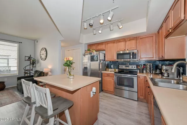 MLS: 6898399 Condo For Sale