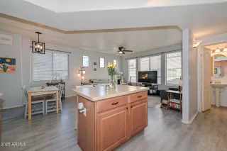 Photo #3: 6898399 Listing 