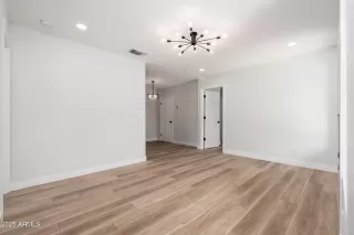 Photo #1: 6898427 Listing