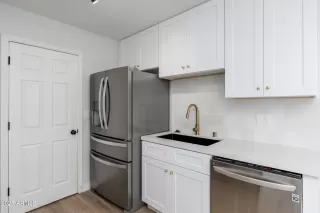 Photo #6: 6898427 Listing