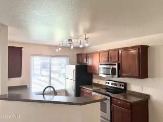 Photo #2: 6898520 Listing