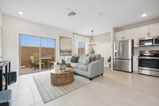 Photo #4: 6898544 Listing