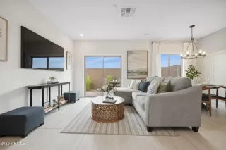 Photo #6: 6898544 Listing