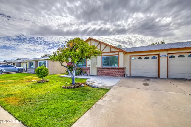 MLS: 6898594 Condo For Sale