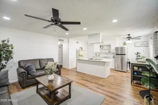 Photo #6: 6898594 Listing