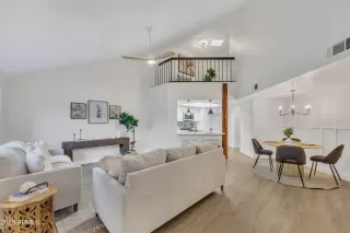 Photo #3: 6898669 Listing