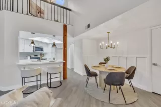 Photo #6: 6898669 Listing