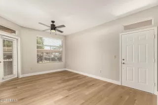 Photo #6: 6898772 Listing