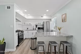 Photo #6: 6898781 Listing 