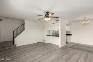 Photo #3: 6898827 Listing