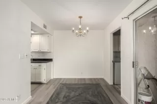 Photo #6: 6898827 Listing