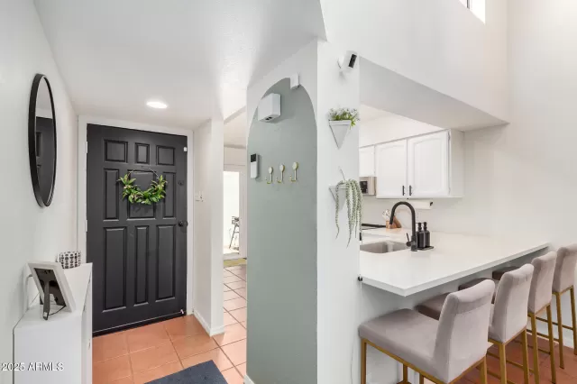 MLS: 6898956 Condo For Sale