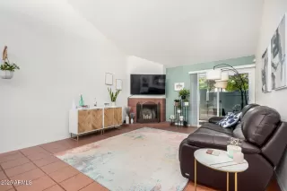 Photo #4: 6898956 Listing