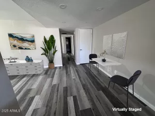 Photo #5: 6899096 Listing