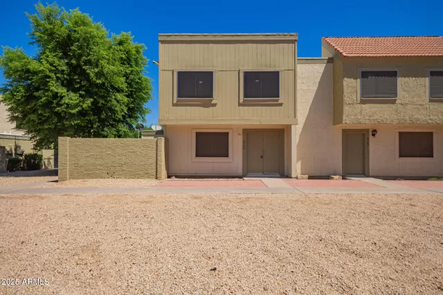 MLS: 6899101 Condo For Sale