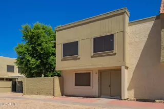 Photo #3: 6899101 Listing