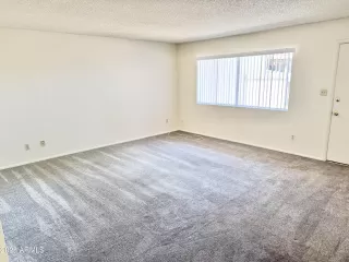 Photo #6: 6899118 Listing