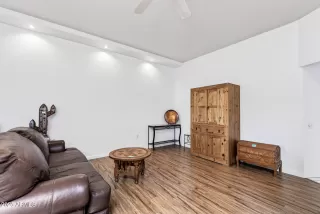 Photo #3: 6899210 Listing