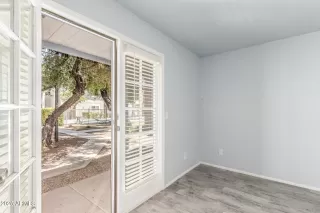 Photo #2: 6899257 Listing