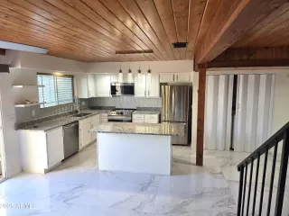 Photo #1: 6899258 Listing