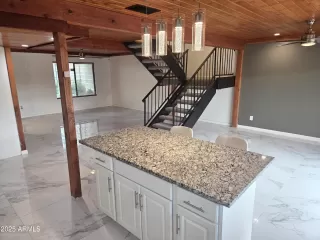 Photo #2: 6899258 Listing