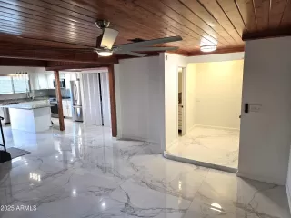 Photo #4: 6899258 Listing